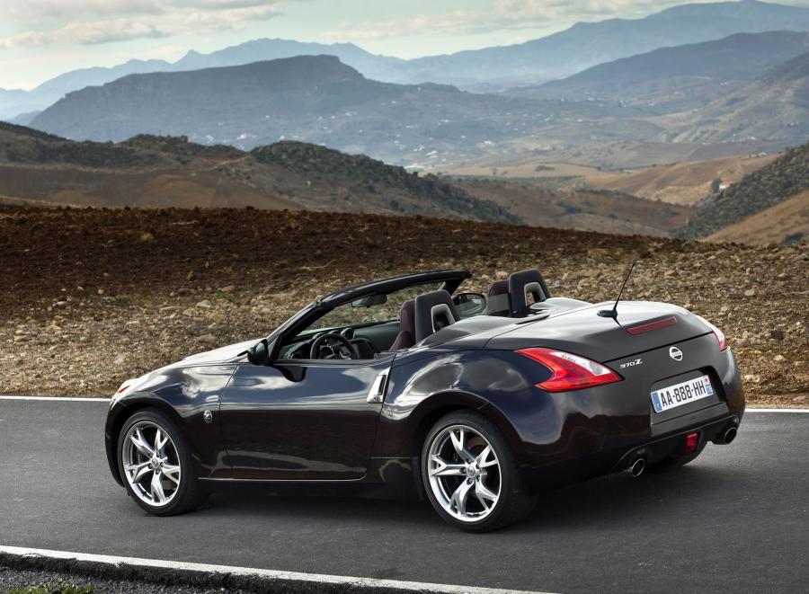  Nissan 370Z Roadster 2009 года  (фото 6 из 10)